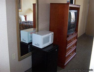 Knights Inn Overland Park Mission 部屋 写真