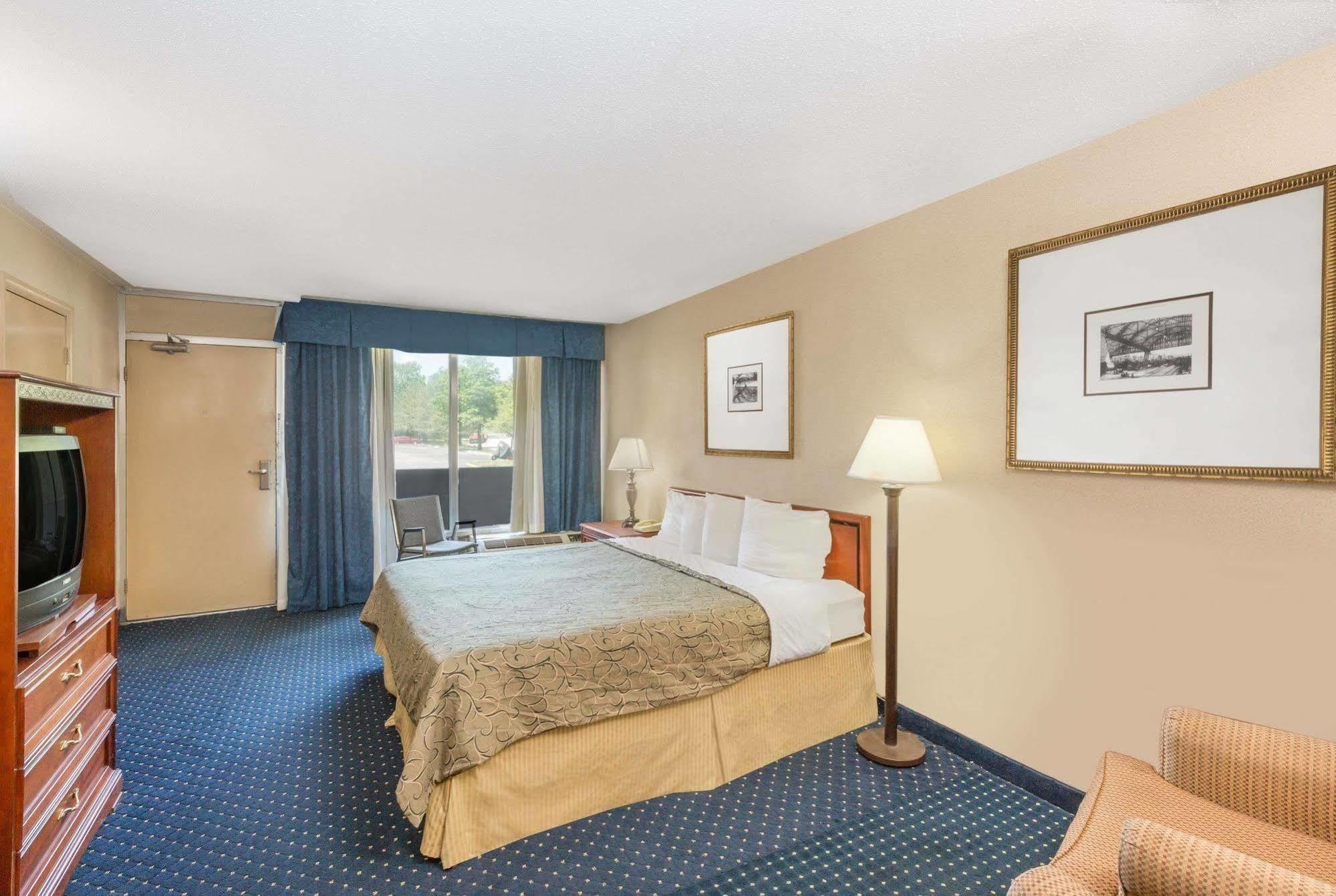 Knights Inn Overland Park Mission エクステリア 写真
