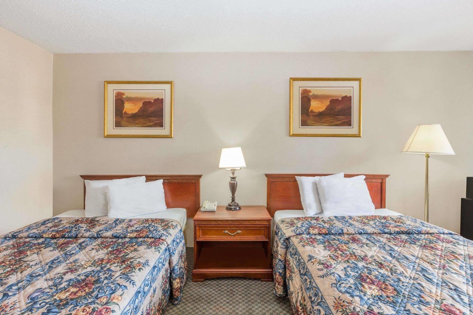Knights Inn Overland Park Mission エクステリア 写真